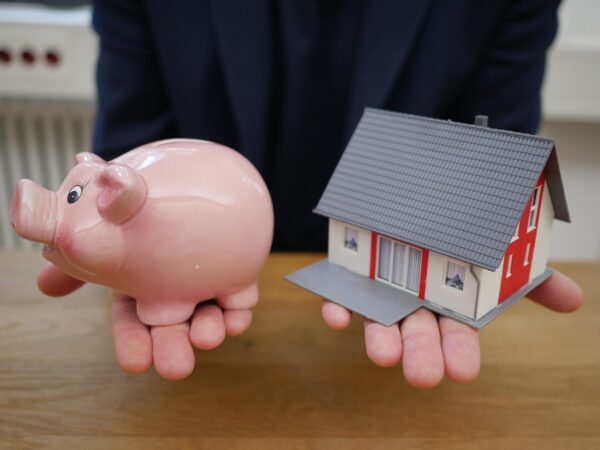Budgeting Beyond Beige: Unlock Financial Freedom
